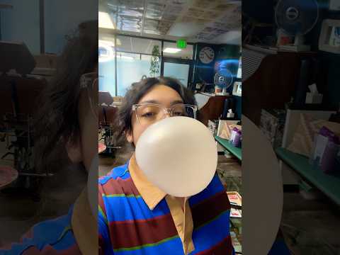 BIG BUBBLE ASMR | blowing huge bubble gum popping sounds #asmr #bubblegum