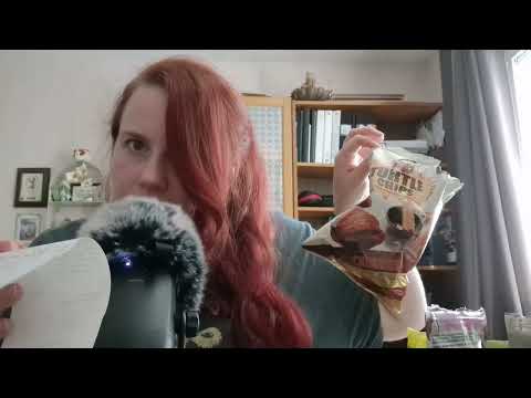 ASMR på Svenska - provar snacks och godis från NORMAL. Mouth sounds