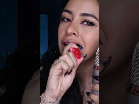 ASMR abriendo una paleta
