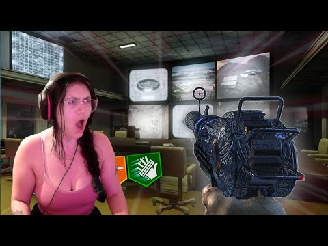 My First Time Playing Call of Duty Zombies!!! (Girl Gamer plays cod)