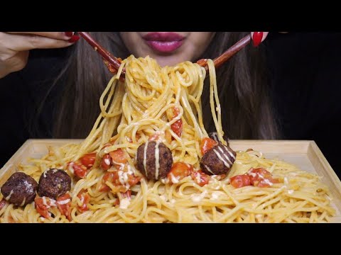 ASMR MACCHERONI ALLE POLPETTE SPAGHETTI WITH MEATBALLS MUKBANG CREMA ASMR #asmr #mukbang #pasta