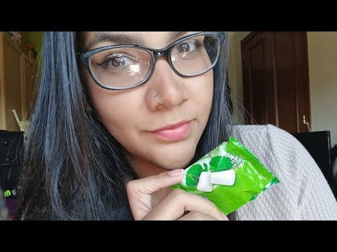 ASMR masticando chicle y charlando contigo de todo un poco 🤗