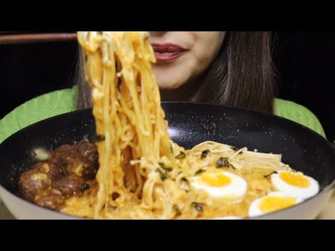 CHEESY CREAMY SAMYANG NOODLES ENOKI MUSHROOM MEATBALLS EGGS MUKBANG #asmr #mukbang #noodles #cheesy