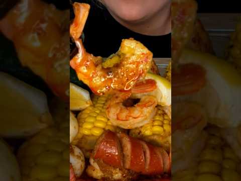 Huge Seafood Boil! 🦐 #food #asmr #seafoodboil