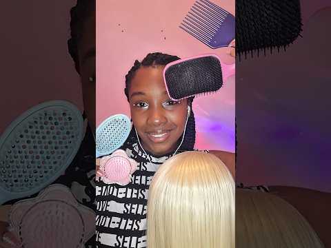 Oi! QUAL DESSAS ESCOVAS VOCÊ MAIS GOSTA NO CABELO? #asmr #shortvideo #asmrcabelo #shorts #shortsfeed