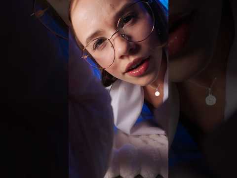 ASMR Enfermeira te Examina na Madrugada e o Tratamento é Massagem