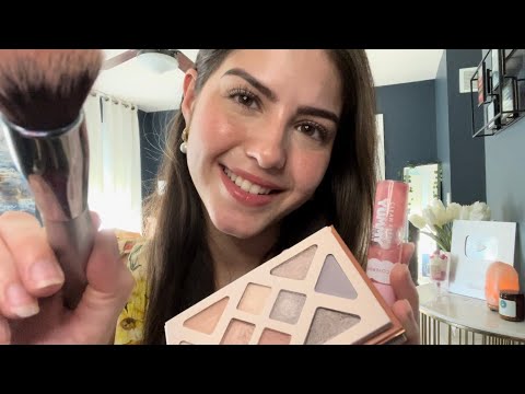 ASMR en Español - Haciendo tu Maquillaje con Susurros y Sonidos Relajantes 💗