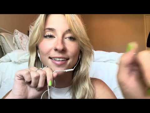 Lo-fi ASMR, goodnight kisses and hand movements 💋