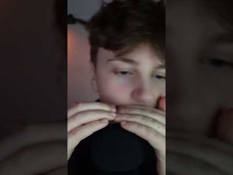 ASMR - BRUIT DE BOUCHE AU TASCAM 👄​