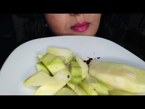 ASMR Mango 🥭 verde con 🌶️ sal y limón 🍋