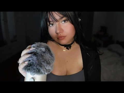 Spiders Crawling Up your Back ASMR 🕷️ with Spanish Trigger Words 💋 (en español)
