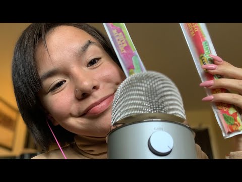 ASMR eating freezes!! (SO CRUNCHY)