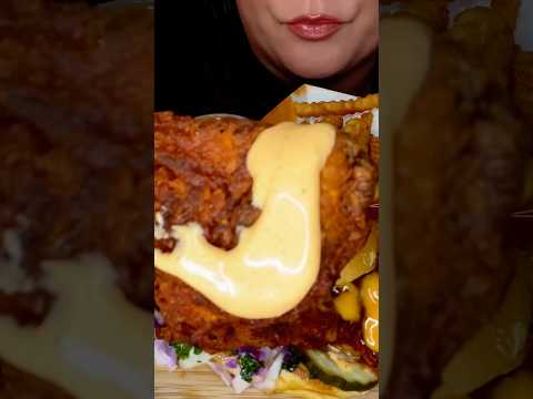 DAVES HOT CHICKEN #asmr #chicken #daveshotchicken #food #shorts