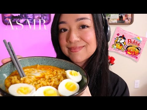 ASMR eating buldak ramen