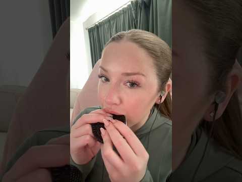 Oreo Mouth sound asmr #tingles #asmrvideo #mouthsounds #asmrmouthsounds #asmreating