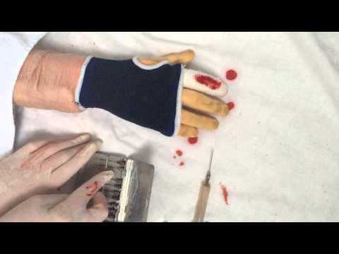 [ ASMR ] Blood,needles and bandage