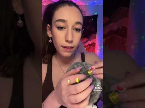 me when i pluck emojis out of my mic #asmr #asmrwhispering #asmrtriggers