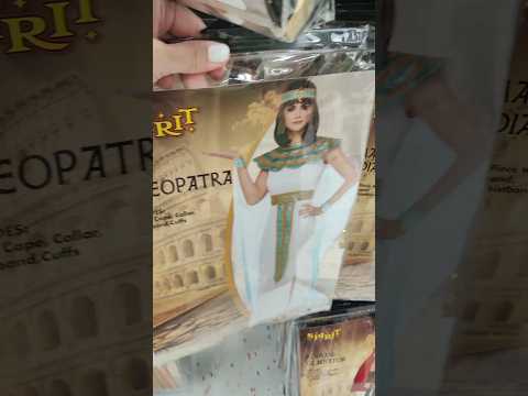 😯César y Cleopatra en #spirithalloween  🤩 #asmrnia #cleopatra #walpole #halloween #costumes #egipt