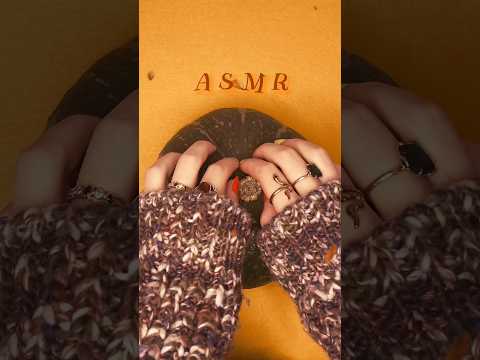 Tapping on pumpkin ASMR 🎃😴 #asmr #asmrita #pumpkin #zucca #tapping #relax #sound #shorts