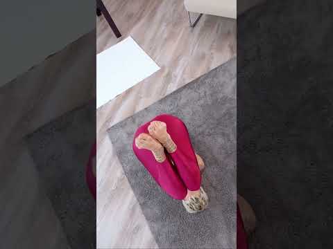 This flexibility is unreal 😳🤸‍♀️ #shorts #yoga