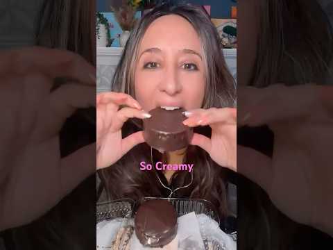 Creamy Cupcake ASMR #mukbang  #eating #asmrsounds #shorts #shortsvideo