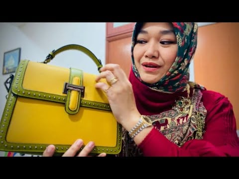 ASMR soft spoken - show and tell mom’s new bag (Indonesian)