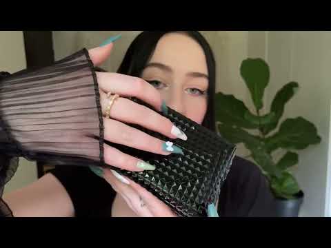 *one minute asmr* tapping & scratching on random objects