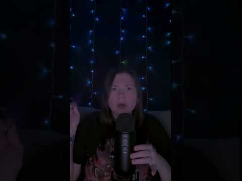 cleaning the mic with a makeup brush (asmr)