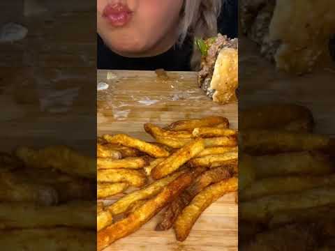 Five Guys Juicy Burger #shorts #asmr