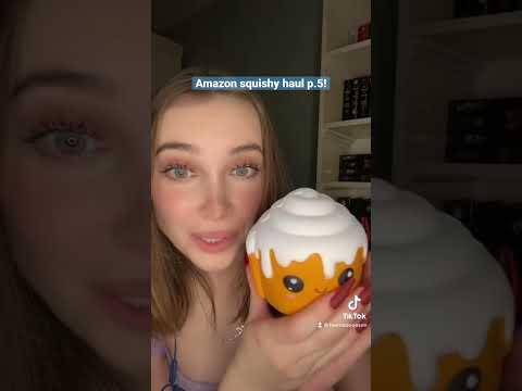 cutest lil squishy! #asmr #asmrsounds #asmrvideo #asmrshorts #tingles #asmrtoys #squishy #squishytoy