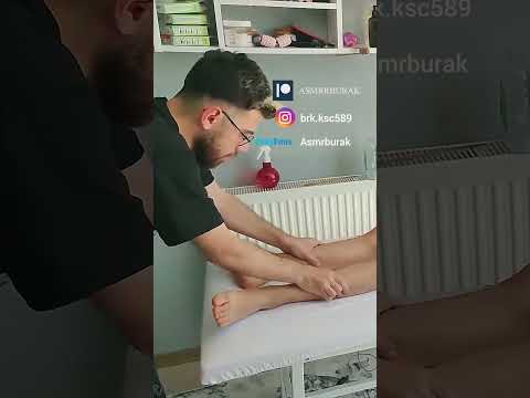 MASSAGE THERAPY PROVIDING RELIEF TO QUADRICEPS #satisfying #relaxing #asmr #shorts #massage