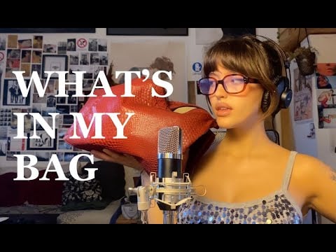 ASMR cosa c'è nella mia borsa 👛 edizione mary poppins