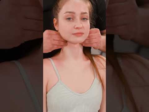 Deep tissue massage and spinal adjustment session #deeptissuemassage