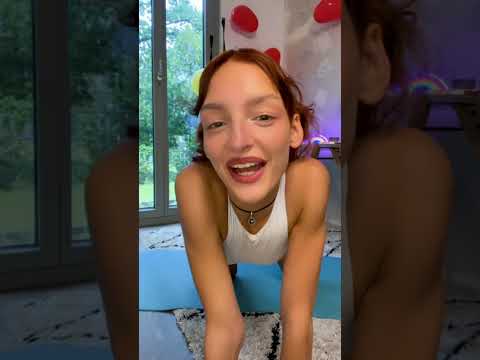 try this if you want a flexible back 😉 IG kimberlysglow #yogagirl #yoga #flexiblegirl #redhead