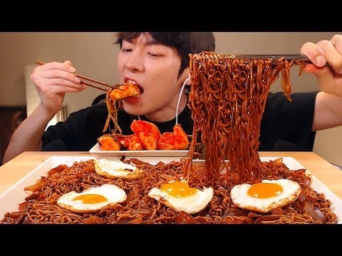 MUKBANG |한정판 트러플짜파게티와 총각김치,파김치 먹방 |계란후라이 토핑|チャパゲティ|Truffle Black Noodles Eatig sounds [SIO ASMR 시오]