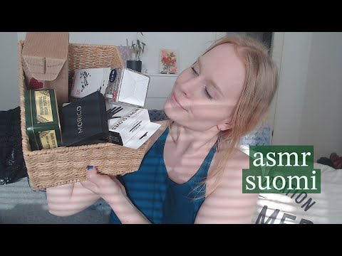 ASMR SUOMI tapping and scratching different boxes📦