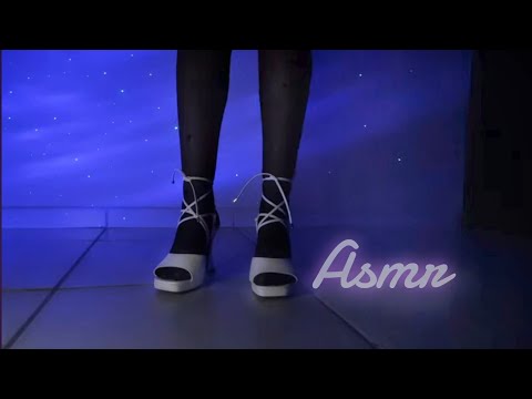 ASMR: andando de salto e massageando meus pés👠 🦶🏼