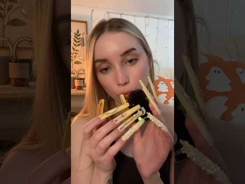 XXL nail tapping 💅🏼 #asmr #xxlnails #fakenails