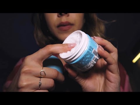 ASMR 🍒 te maquiando bem de pertinho e escurinho com sons reais (DURMA IMEDIATAMENTE)