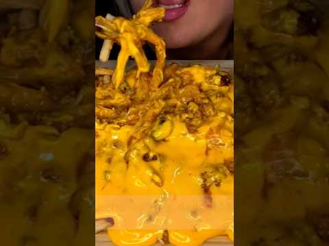 Cheesy chili fries #shorts #asmr #asmreating #cheesy