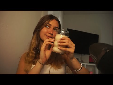 ASMR Relax with me (mic scratching, tapping, scratching)