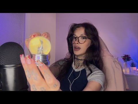 Akasi ASMR kanalı canlı yayında