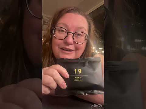 Nu har vi en vinnare. ❤️ Bästa kaffet hittills i julkalendern. #asmr