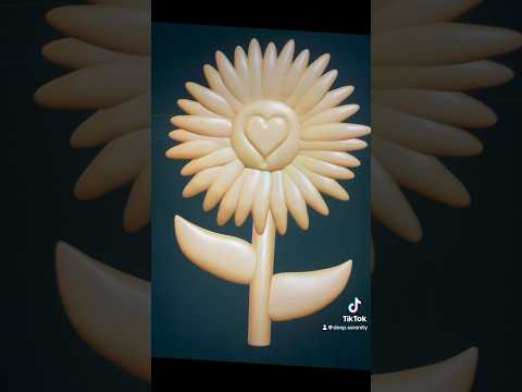 Sunflower keychain sculpt 🌻 #nomadsculpt #3dprinting #sunflower #keychain