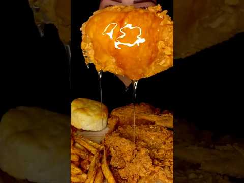 Fried chicken and hot honey #asmr #chicken #honey #food #eating