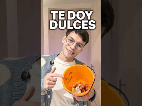 TE REGALO DULCES DE HALLOWEEN #asmr #shorts #asmrsounds #comedia