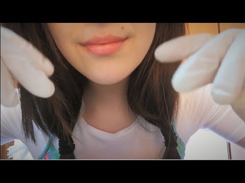 ASMR |  CLOSE UP HAND MOVEMENTS with LATEX GLOVES | KISSES | CHEWING GUM