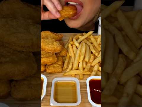 Eating McDonald’s Nuggets #asmr #food #mcdonalds #fy