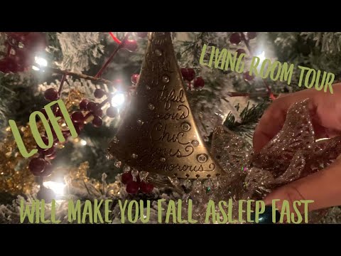 ASMR:|| TAPPING ON CHRISTMAS TREE AND DECORATIONS 🎄 || (lofi + whispers)