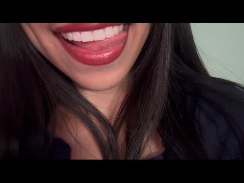 ASMR Upclose || whisper ramble in Spanish 